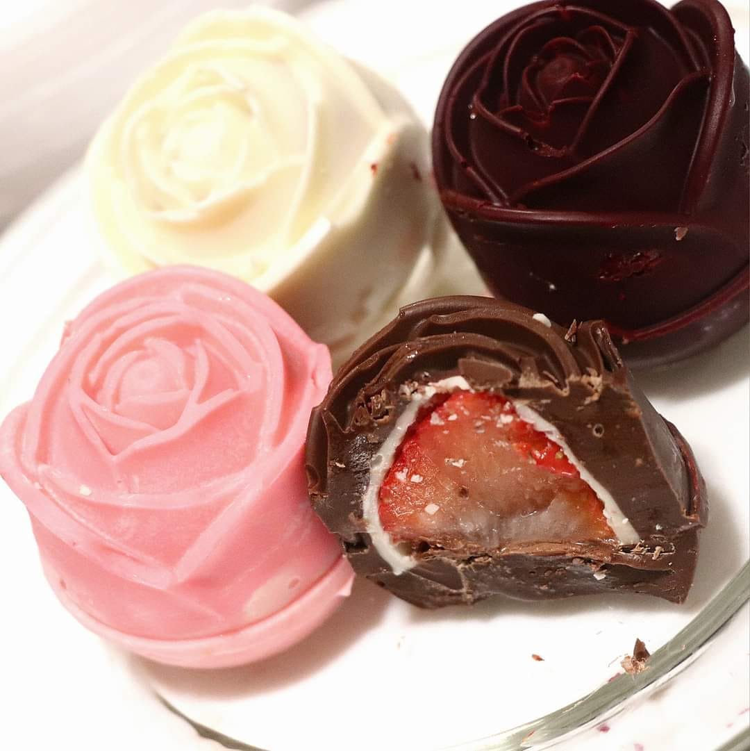 Chocolate Covered Cheesecake Roses